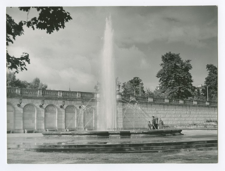 Fontanna w Centralnym Parku Kultury (ob. Marszałka Edwarda Rydza-Śmigłego)