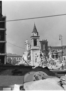 Ruiny kościoła św. Aleksandra na placu Trzech Krzyży