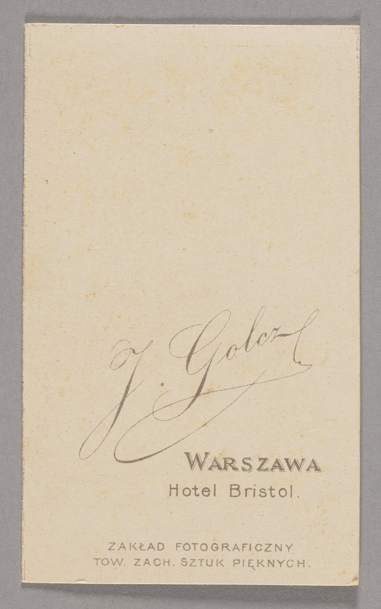 Album z fotografiami nauczycieli i uczennic pensji Antoniny Walickiej w Warszawie