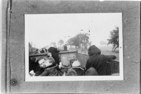 Ludność cywilna w drodze do Pruszkowa