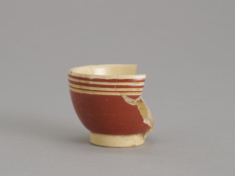 Filiżanka fajansowa