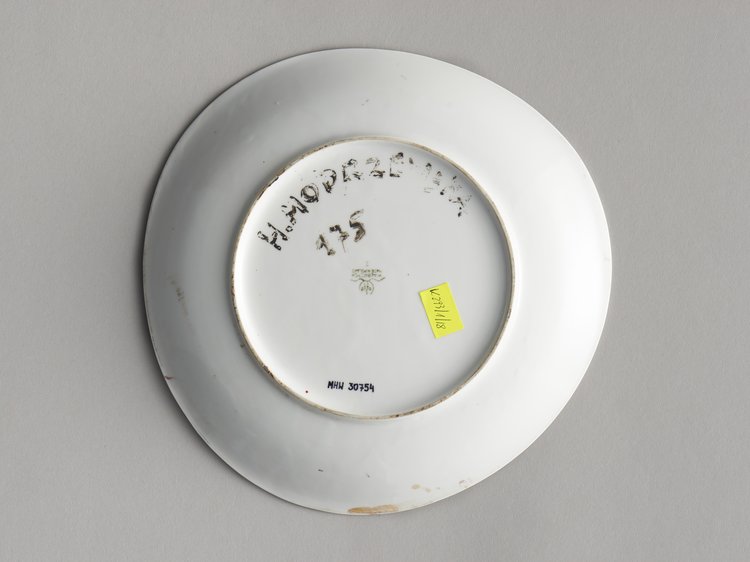 Talerz porcelanowy z motywem Syreny w sieci