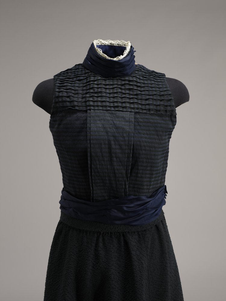 Kostium damski granatowy: bolerko, spódnica, bluzka-przodzik