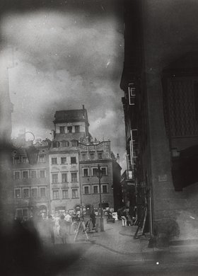 Widok na Rynek Starego Miasta z ulicy Jezuickiej