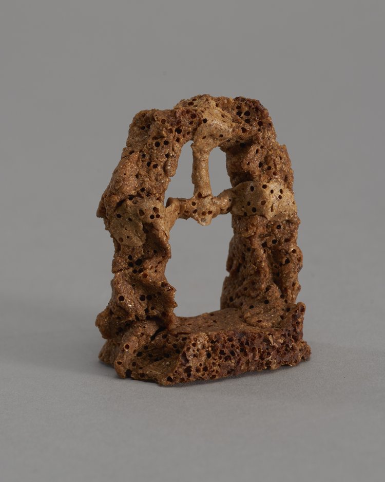 Kapliczka ulepiona z chleba przez Natalię Eychhorn-Hiszpańską na Pawiaku