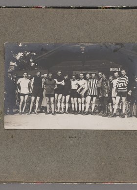 Grupa kolarzy na Dynasach