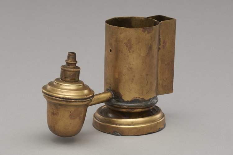 Lampka oliwna, ze zbiorniczkiem w kształcie walca