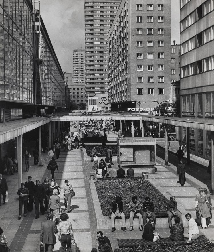 Śródmiejski Mall (currently Stefana “Wiecha” Wiecheckiego Mall)