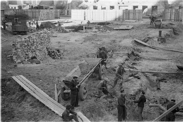 Budowa Domu Rzemiosła przy ulicy Miodowej