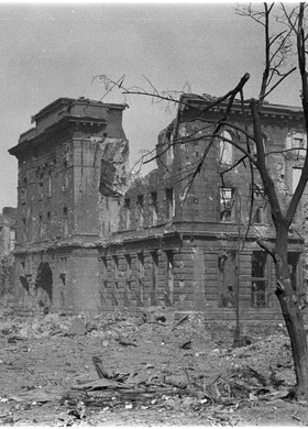 Ruiny gmachu Poczty Głównej