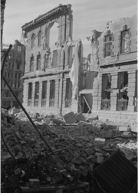 Ruiny gmachu Poczty Głównej
