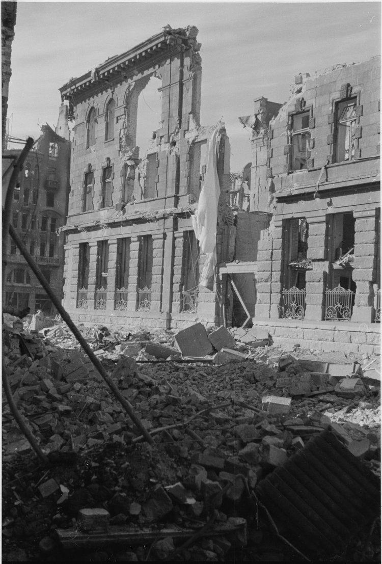 Ruiny gmachu Poczty Głównej