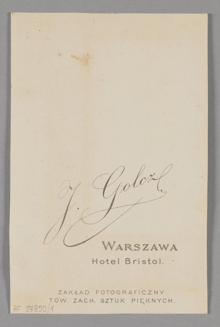 Album z fotografiami nauczycieli i uczennic pensji Antoniny Walickiej w Warszawie