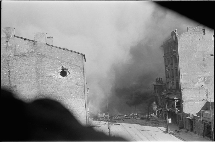 Pożar barykady na Nowym Świecie