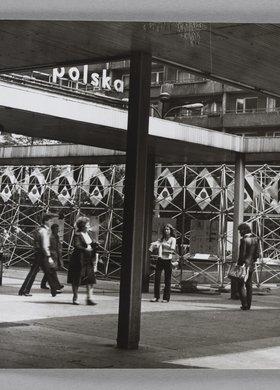 Śródmiejski Mall (currently Stefana “Wiecha” Wiecheckiego Mall) and an outdoor exhibition