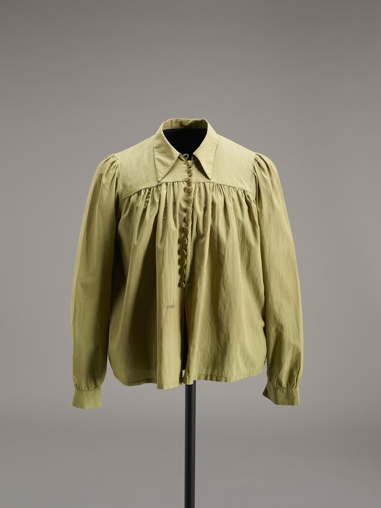 Bluzka uczestniczki powstania warszawskiego Janiny Rucińskiej-Kazimierskiej, ps. Kalina II