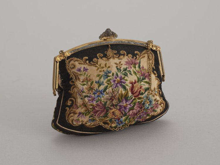 Torebka wizytowa z gobelinku w kwiaty