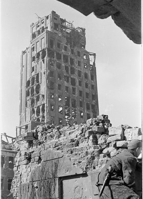 Ruiny gmachu Towarzystwa Ubezpieczeń "Prudential"