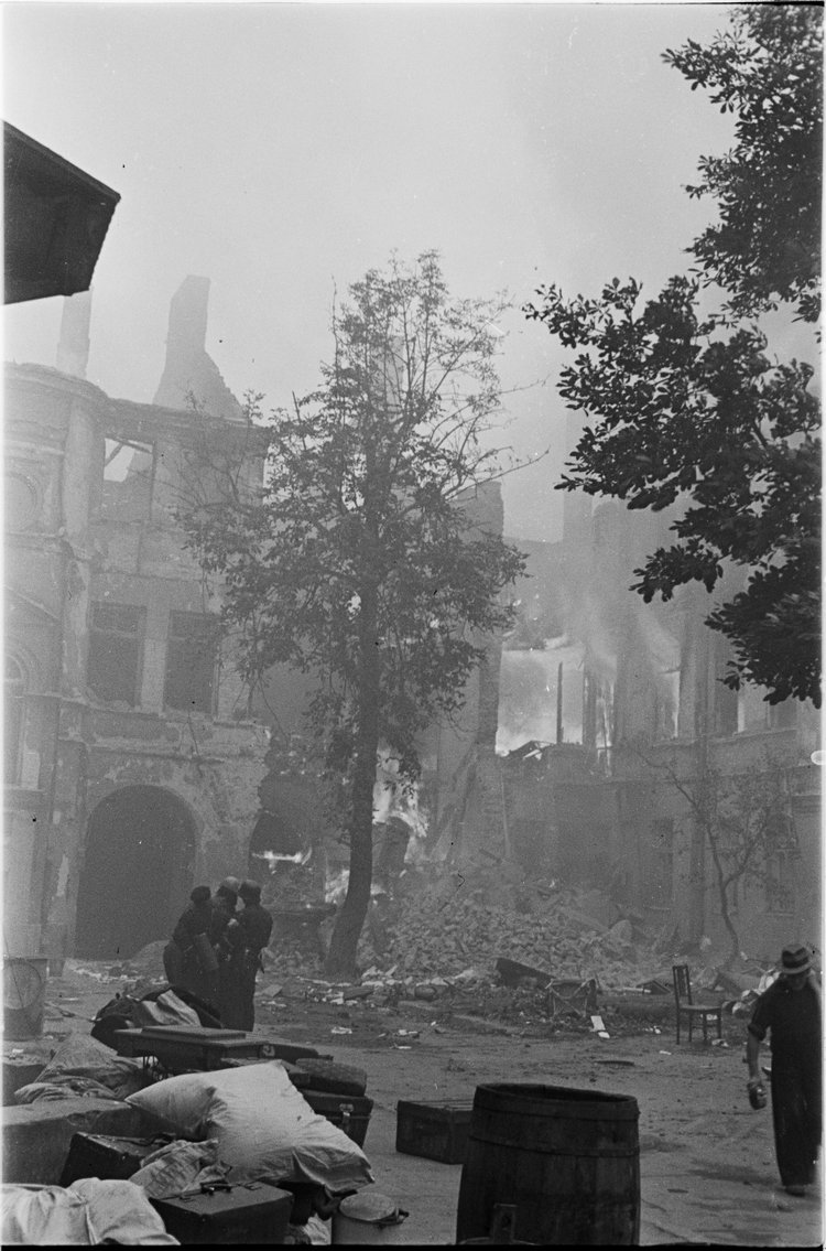 Pożar kamienicy przy placu Dąbrowskiego 4