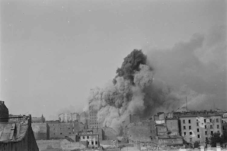 Wybuch pocisku w gmachu Towarzystwa Ubezpieczeń "Prudential"