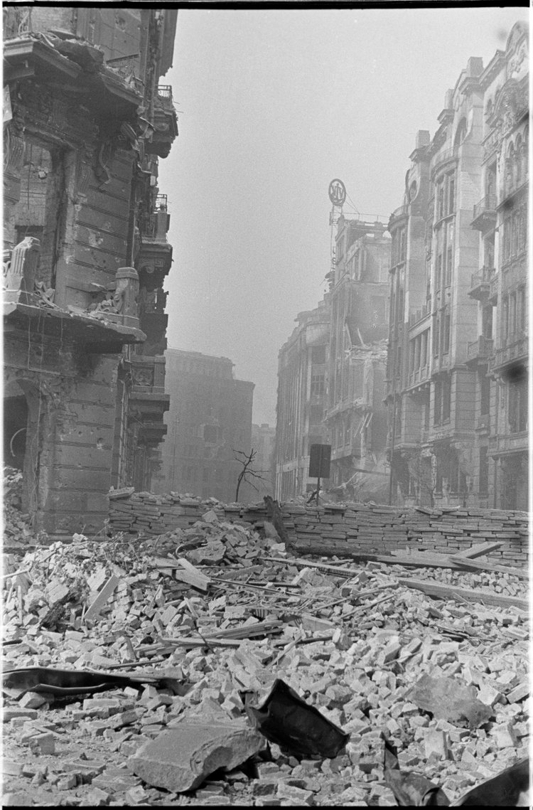 Ruiny zabudowy przy ulicy Gabriela Boduena