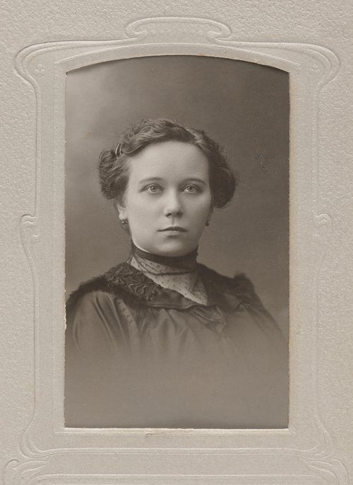 Portret Nadieżdy Mariesz