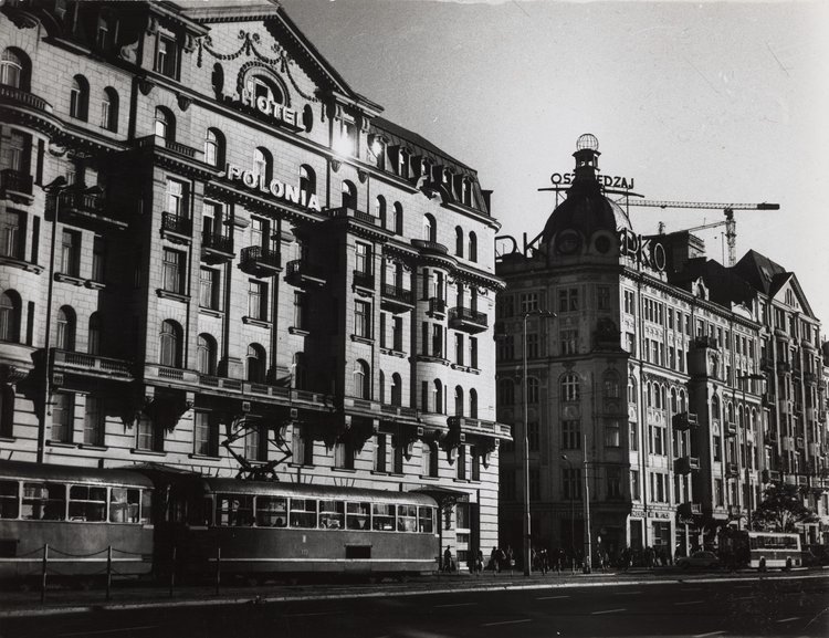 Aleje Jerozolimskie i hotel Polonia