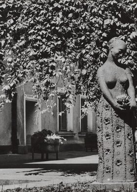 Kwiaciarka autorstwa Ireny Nadachowskiej