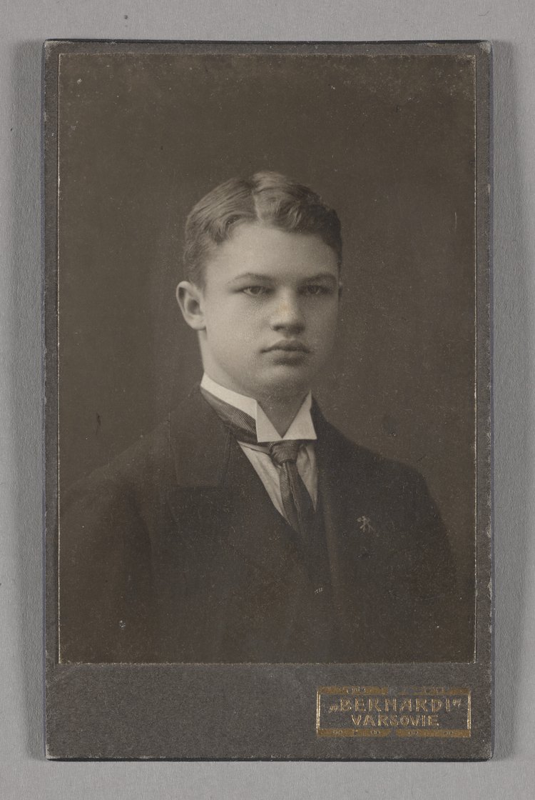 Antoni Olszewski w młodym wieku