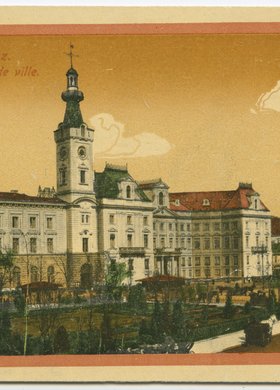 Ratusz przy placu Teatralnym