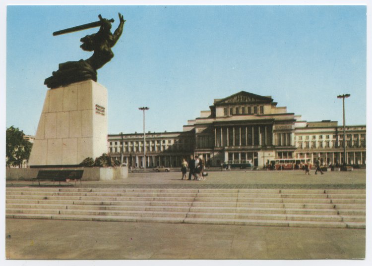 Plac Teatralny z pomnikiem Bohaterów Warszawy