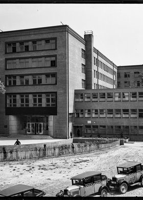 Gmach Związku Ubezpieczeń Pracowników Umysłowych przy ulicy Czerniakowskiej 231