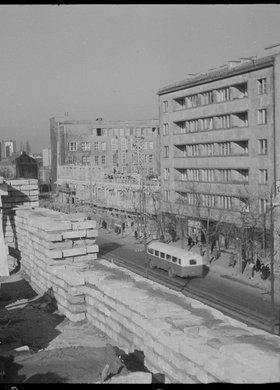 Ulica Marszałkowska 18 w czasie budowy MDM