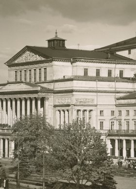 Gmach Teatru Wielkiego na placu Teatralnym