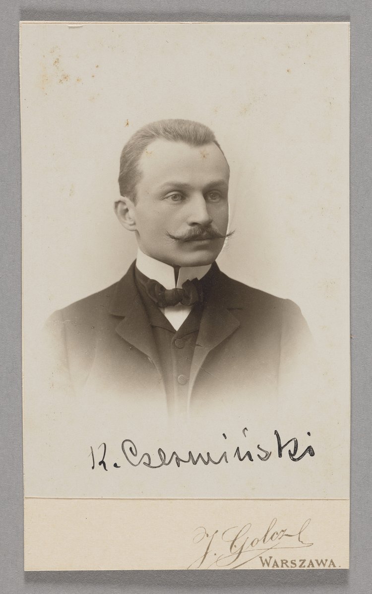 Album z fotografiami nauczycieli i uczennic pensji Antoniny Walickiej w Warszawie
