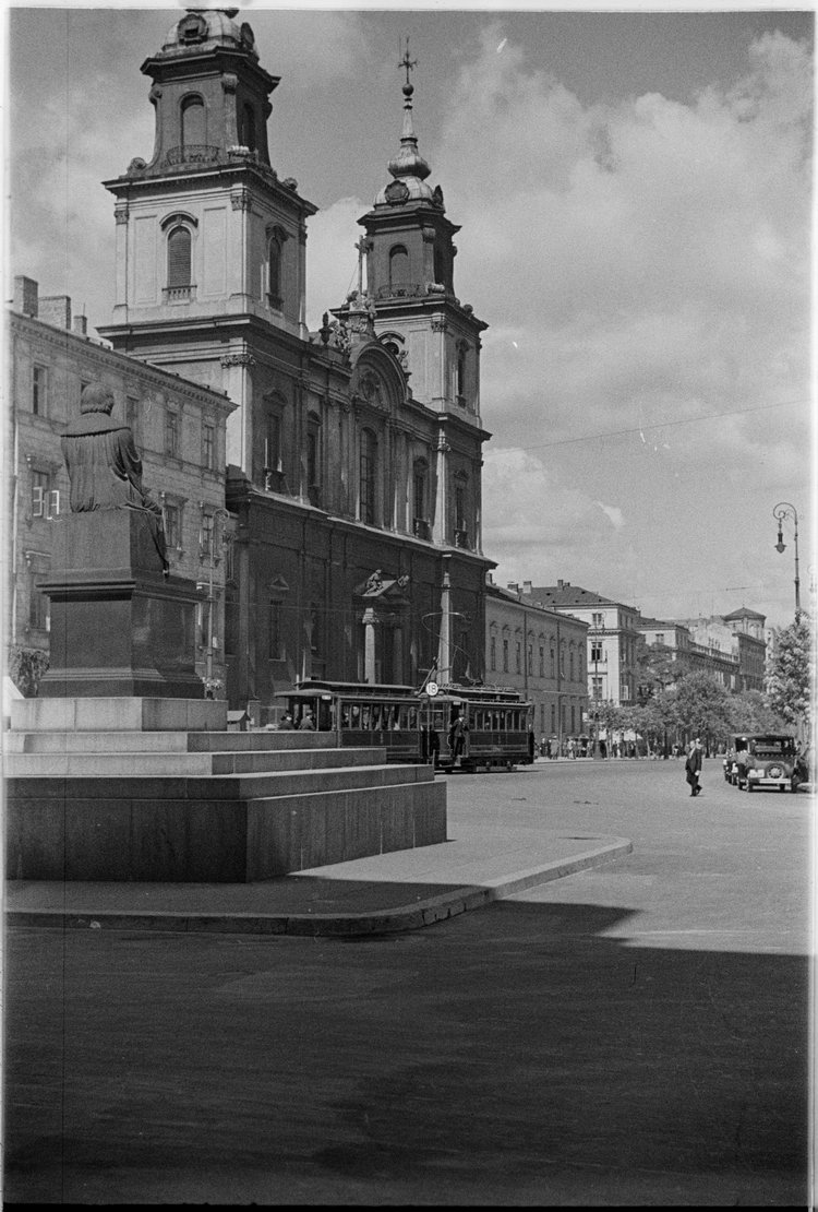 Krakowskie Przedmieście z kościołem św. Krzyża