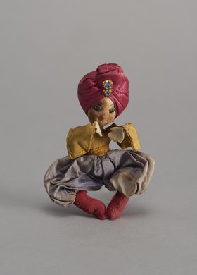 Lalka w stroju wschodnim należąca do Jadwigi Dudzińskiej-Bednarskiej - pamiątka z Pawiaka