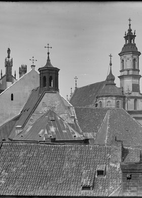 Szczyty katedry św. Jana Chrzciciela i kościoła Matki Bożej Łaskawej