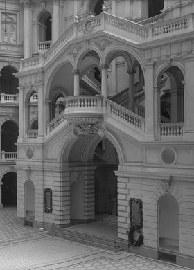 Wnętrze gmachu głównego Politechniki Warszawskiej