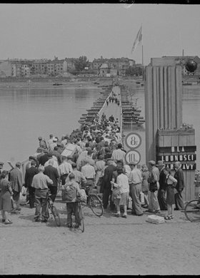 Otwarcie mostu pontonowego na wysokości ulicy Karowej