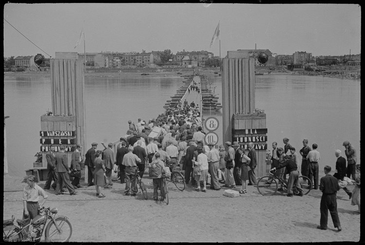 Otwarcie mostu pontonowego na wysokości ulicy Karowej