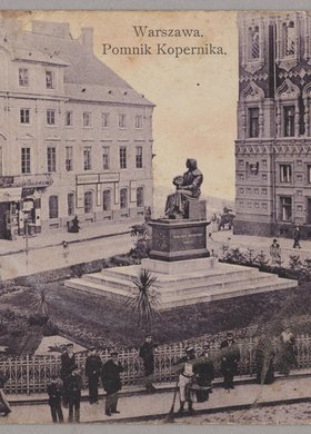 Pomnik Kopernika przed pałacami Karasia i Staszica