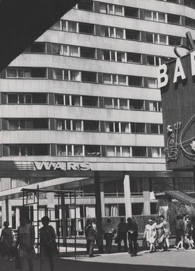 Śródmiejski Mall (currently Stefana “Wiecha” Wiecheckiego Mall) and Café Zodiak