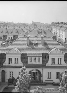 Widok na nowo wybudowaną Kolonię Staszica