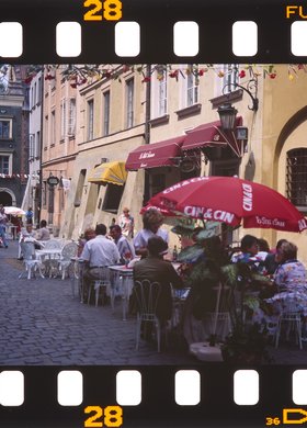 Ogródek gastronomiczny przy ulicy Piwnej na Starym Mieście