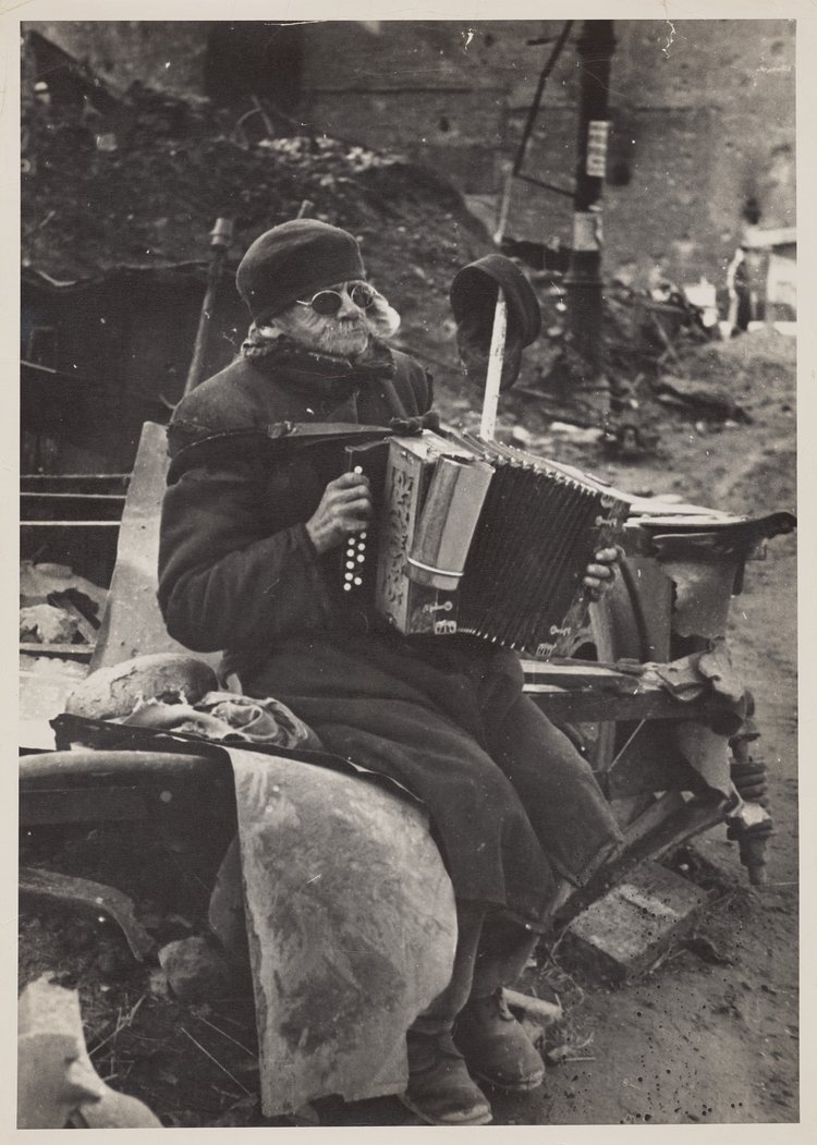 Portret ulicznego grajka