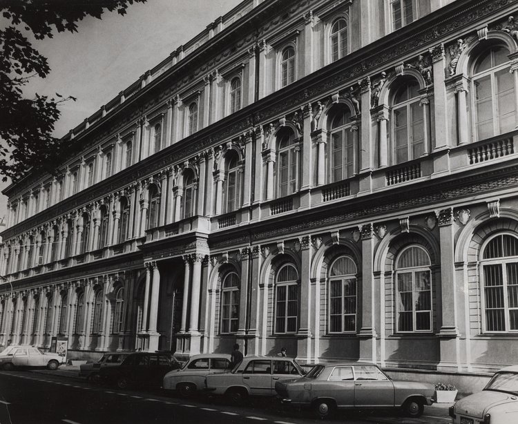 Gmach Muzeum Etnograficznego przy ulicy Kredytowej