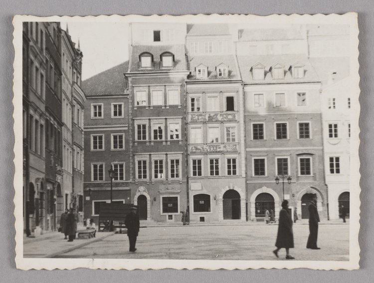 Kamienice po stronie Barssa przy wylocie ulicy Krzywe Koło na Rynek Starego Miasta