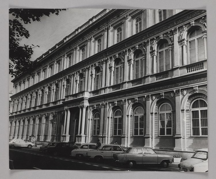 Gmach Muzeum Etnograficznego przy ulicy Kredytowej