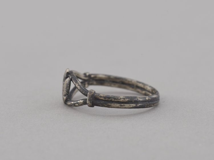 Pierścionek z Orzełkiem